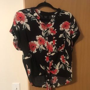 VICI floral top